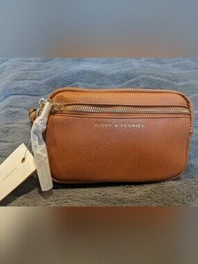 Poppy & Peonies The On The Run Belt Bag Cognac